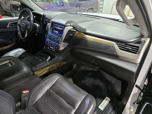 Used 2017 GMC Yukon Denali w/ Open Road Package AWD/4WD image 38