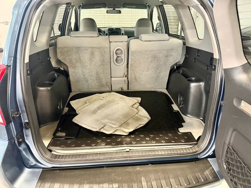 Used 2011 Toyota RAV4 Sport Utility 4D w/ Base L4 Extra Value Pkg image 11