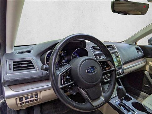 Used 2018 Subaru Outback 2.5i Limited AWD/4WD image 10
