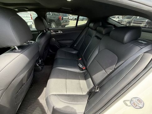 Used 2020 Kia Stinger GT1 AWD/4WD image 17