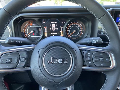 New 2026 Jeep Wrangler Unlimited Sahara AWD/4WD image 14