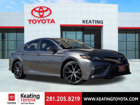 Certified 2024 Toyota Camry SE image 1