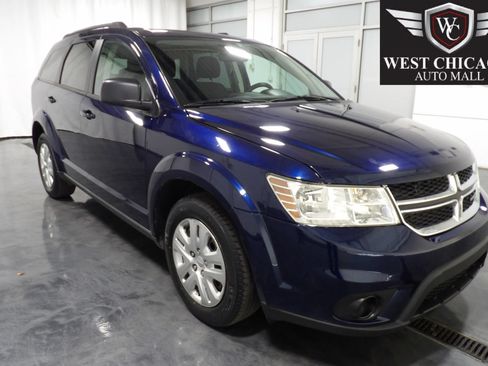 Used 2018 Dodge Journey SE FWD image 1