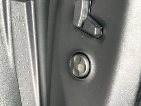 New 2026 Chrysler Voyager LX image 13