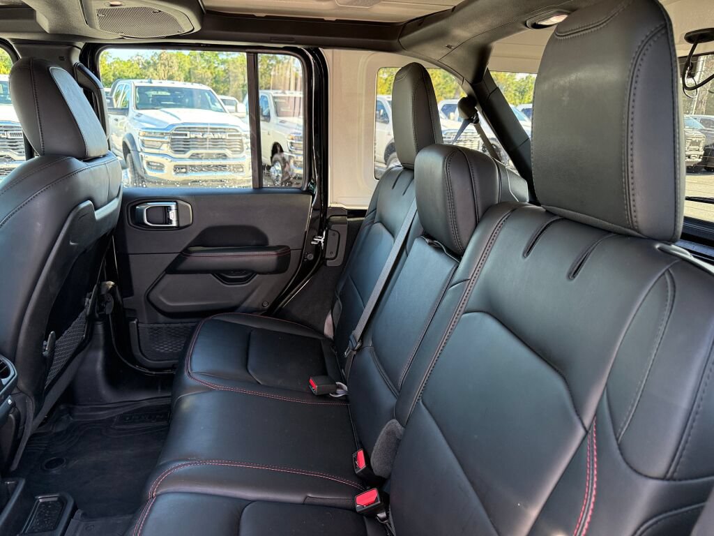 Used 2026 Jeep Wrangler Unlimited Rubicon w/ Technology Group AWD/4WD image 11
