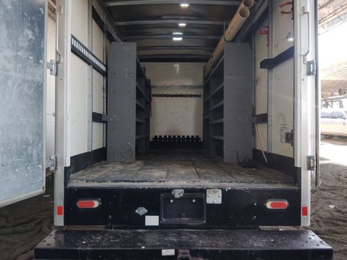 Used 2018 Chevrolet Express 3500 w/ Driver Convenience Package RWD image 14