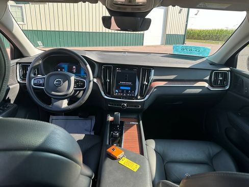 Used 2025 Volvo V60 B5 Cross Country Plus AWD/4WD image 25
