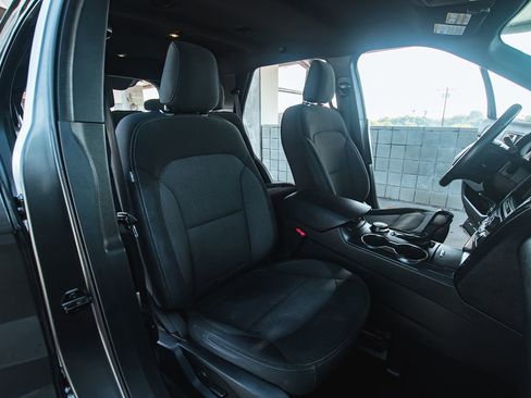 Used 2019 Ford Explorer XLT w/ Equipment Group 201A image 14