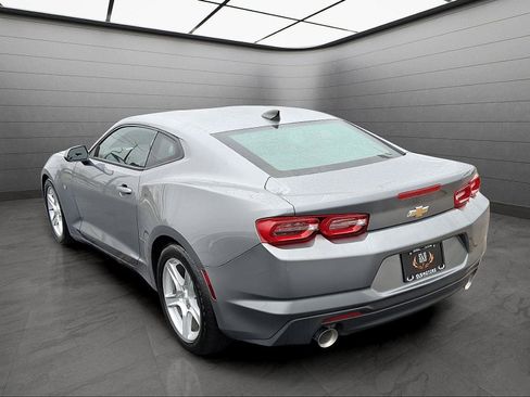 Used 2019 Chevrolet Camaro LT w/ Technology Package image 7