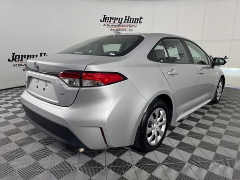Used 2025 Toyota Corolla LE FWD image 7