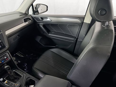 Used 2022 Volkswagen Tiguan SE image 23