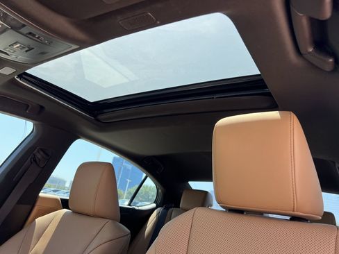 Used 2021 Lexus ES 350 w/ Premium Package FWD image 9