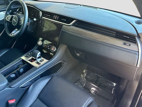 Used 2023 Jaguar F-PACE S image 31
