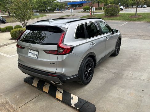 Used 2023 Honda CR-V Sport image 9