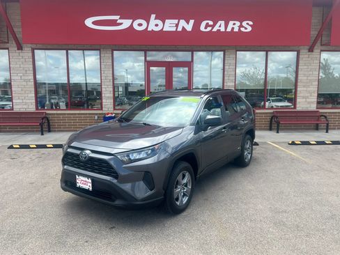 Used 2022 Toyota RAV4 LE AWD/4WD image 1