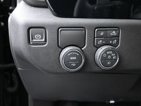 Used 2026 Chevrolet Silverado 1500 LTZ RWD image 17