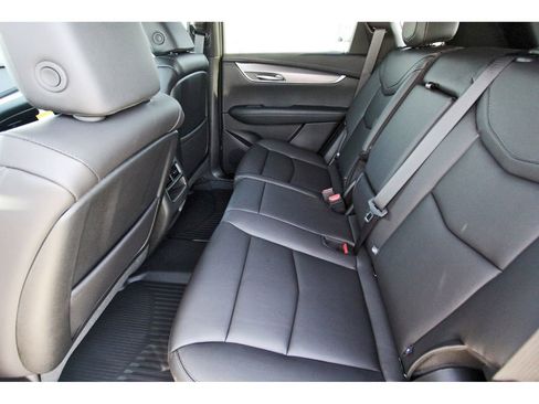 New 2026 Cadillac XT5 Luxury image 7