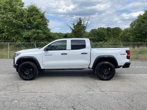 Used 2024 Chevrolet Colorado Trail Boss w/ LPO, Dark Essentials Package image 5