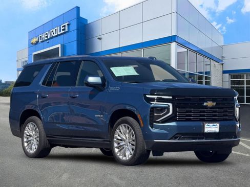 Used 2025 Chevrolet Tahoe High Country AWD/4WD image 9