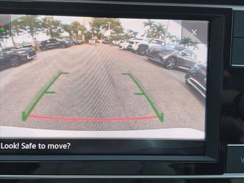 Used 2024 Volkswagen Jetta SE FWD image 13