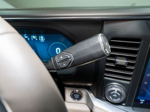 Used 2025 Ford F250 Platinum w/ Platinum Plus Package image 38