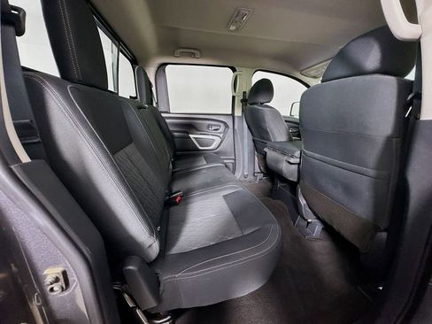 Used 2019 Nissan Titan SV AWD/4WD image 31