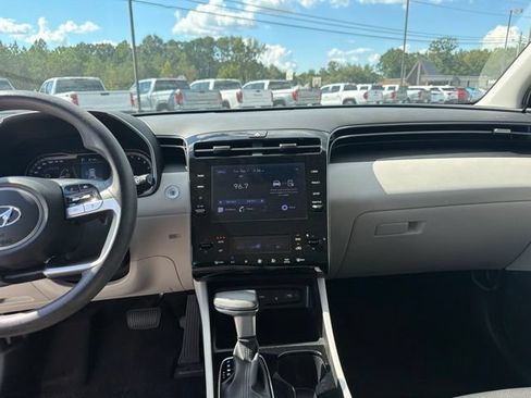 Used 2024 Hyundai Tucson SEL FWD image 16