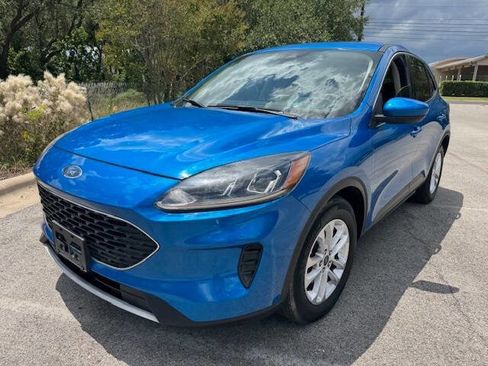 Used 2020 Ford Escape SE image 3