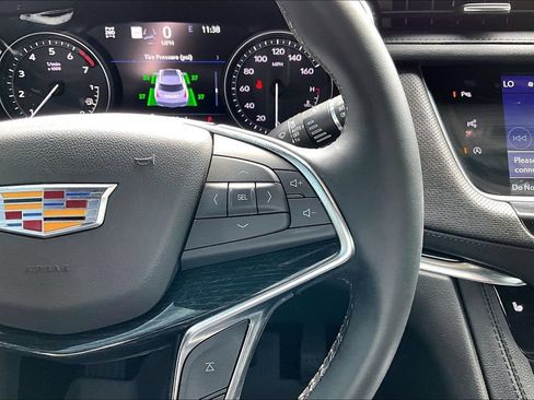 Used 2025 Cadillac XT5 Premium Luxury w/ Technology Package AWD/4WD image 21