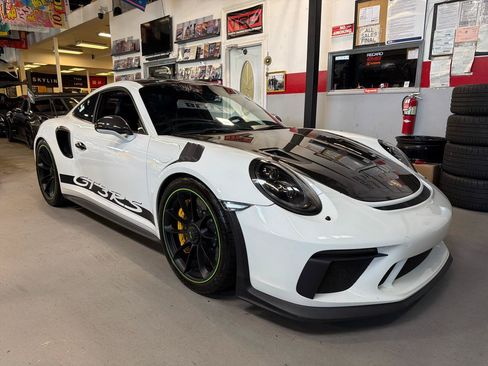 Used 2019 Porsche 911 GT3 RS RWD image 3