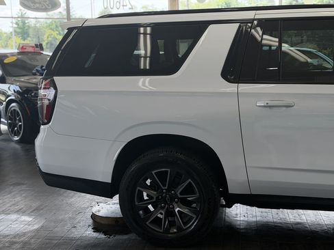Used 2023 Chevrolet Suburban Z71 AWD/4WD image 7
