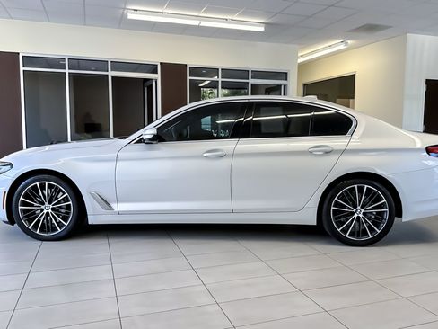Used 2022 BMW 530i w/ Premium Package RWD image 7