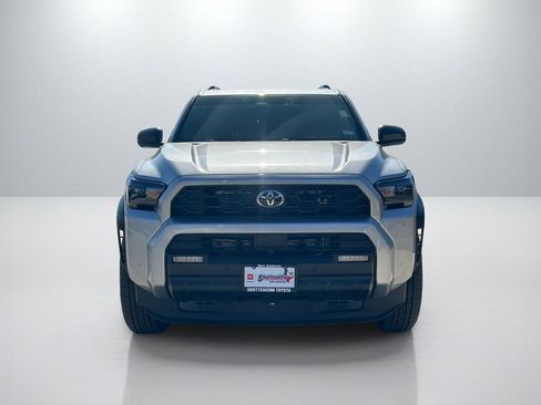 Used 2025 Toyota 4Runner TRD Off-Road Premium AWD/4WD image 2