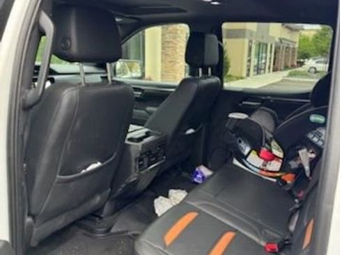 Used 2023 GMC Sierra 1500 AT4 w/ AT4 Premium Package AWD/4WD image 6