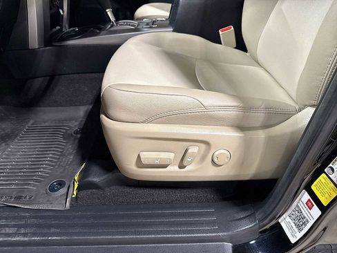 Certified 2021 Toyota 4Runner SR5 Premium image 25