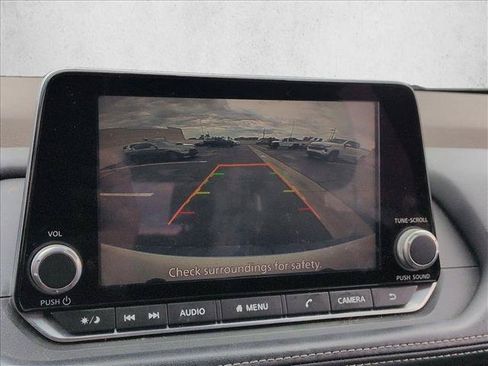 Used 2021 Nissan Rogue S FWD image 12