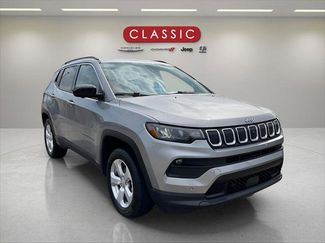 Used 2022 Jeep Compass Latitude w/ Convenience Group image 1