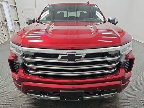 Used 2025 Chevrolet Silverado 1500 High Country AWD/4WD image 4
