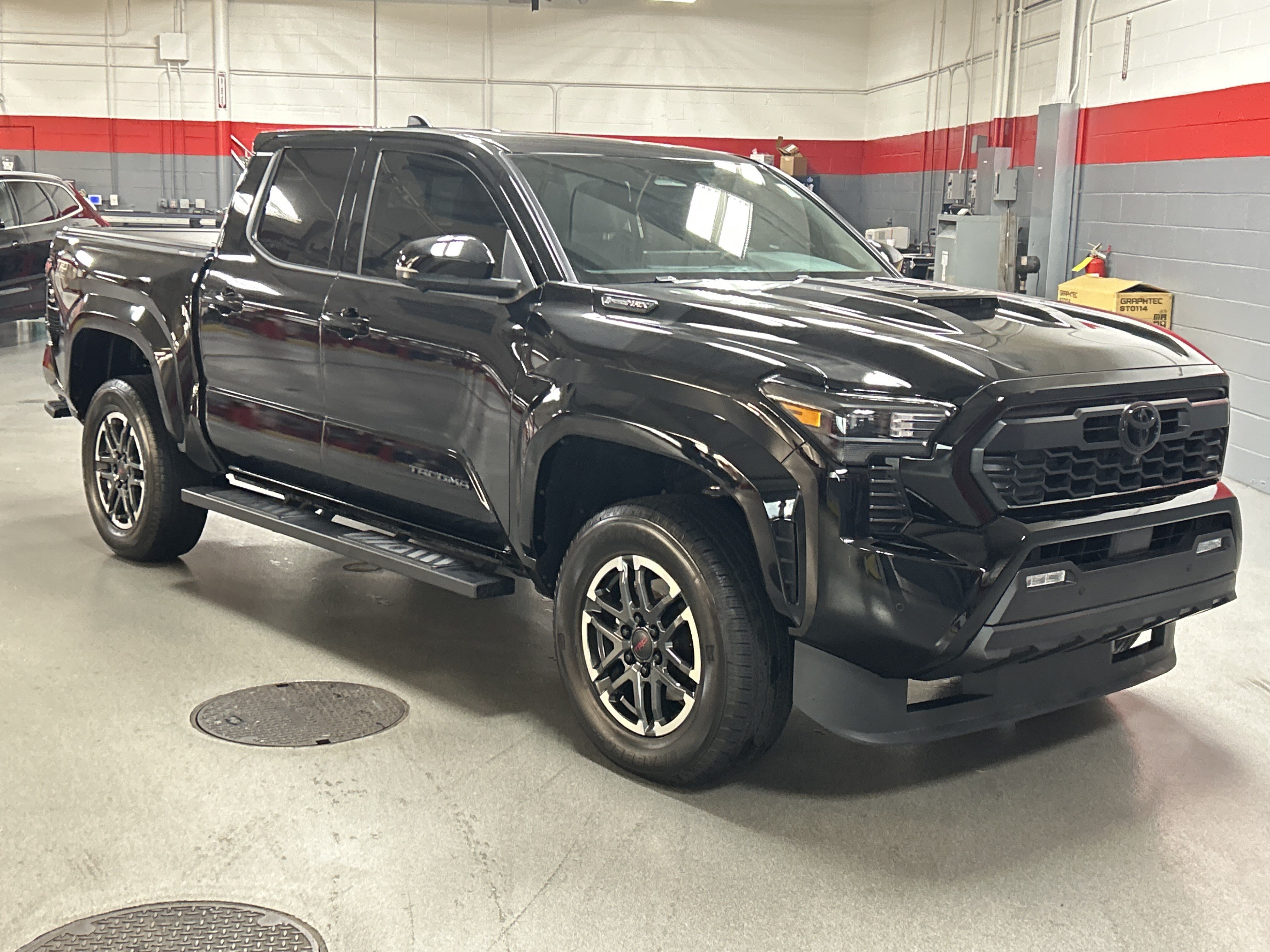 Used 2026 Toyota Tacoma TRD Sport w/ TRD Sport Premium Package AWD/4WD image 2