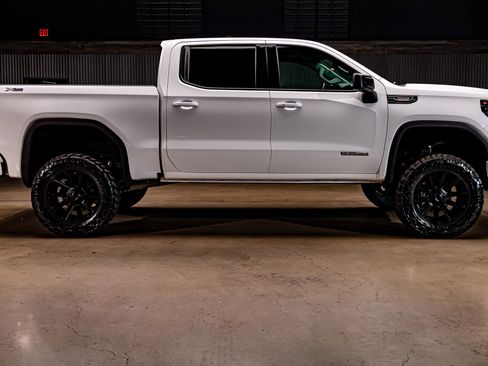 Used 2023 GMC Sierra 1500 Elevation w/ X31 Off-Road Package image 11