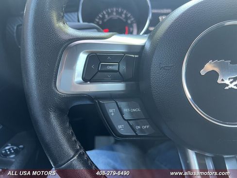 Used 2017 Ford Mustang Coupe RWD image 18