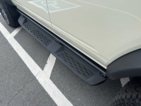 Used 2025 Ford Bronco Badlands AWD/4WD image 13