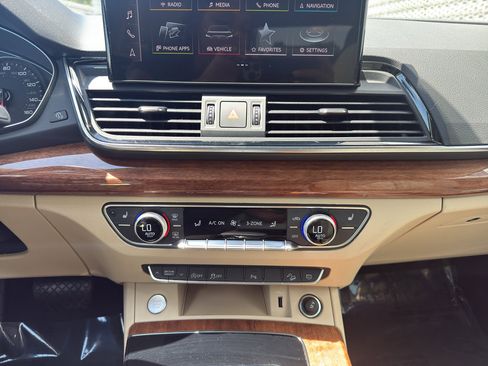 Used 2023 Audi Q5 2.0T Premium w/ Convenience Package AWD/4WD image 20