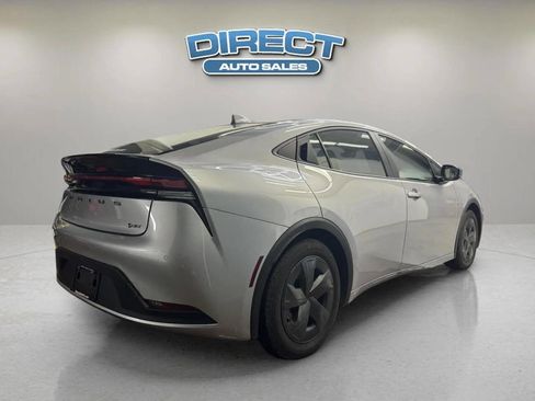 Used 2025 Toyota Prius LE FWD image 6