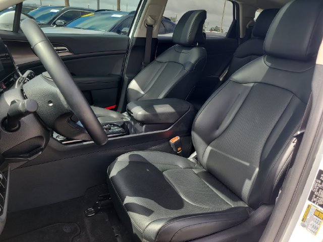 Used 2025 Kia Sportage EX w/ Premium Package FWD image 19