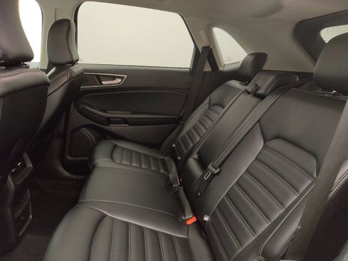 Used 2023 Ford Edge SEL image 18