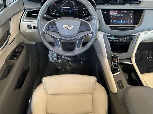Used 2018 Cadillac XT5 Luxury w/ Driver Awareness Package FWD image 15