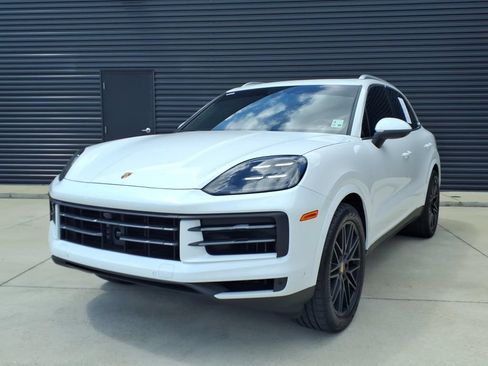 Used 2024 Porsche Cayenne AWD/4WD image 1