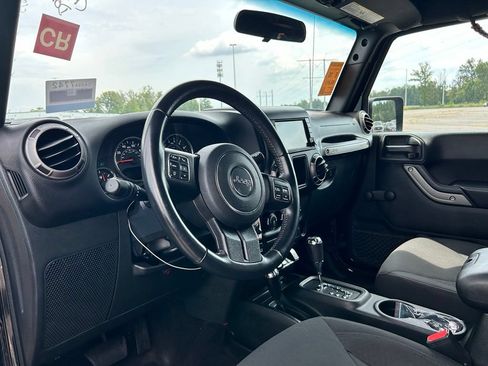 Used 2018 Jeep Wrangler Unlimited Sport w/ Connectivity Group AWD/4WD image 9
