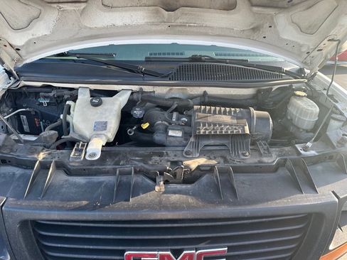 Used 2014 GMC Savana 3500 image 23